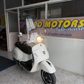 Piaggio Vespa 300 GTS