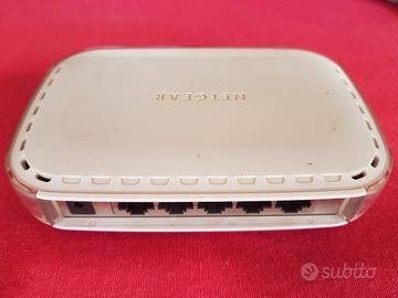Switch Ethernet Netgear FS605 v3 – 5 porte 10/100 
