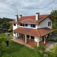 Villa o villino - Castelnovo del Friuli