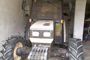 Trattore 1000 ore e attrezzi nuovi per dismission