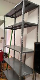 Scaffale metallico