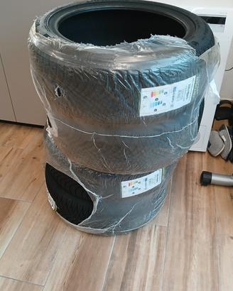 gomme 235/45/17