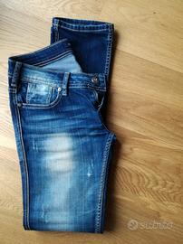 Jeans baci e abbracci