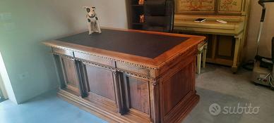 Scrivania noce massello in stile con poltrona