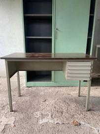 Scrivania Olivetti
