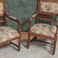 Poltrone e specchiera