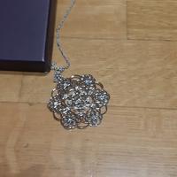 Collana con ciondolo a Stella stroili