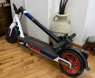 Monopattino elettrico Aprilia eSR2