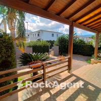 VILLA SU TRE LIVELLI A CARINI