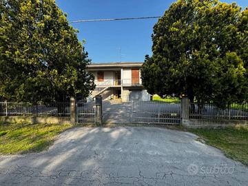 Casa indipendente di 177 m² con più di 5 locali e 