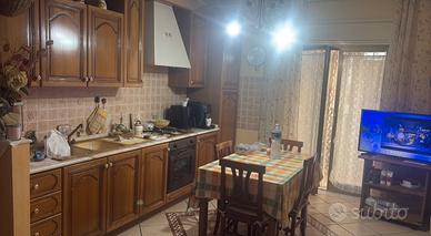 Cucina, soggiorno, divano