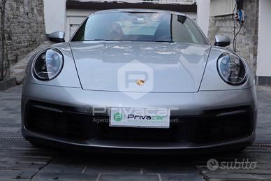 PORSCHE 911 Carrera 4S