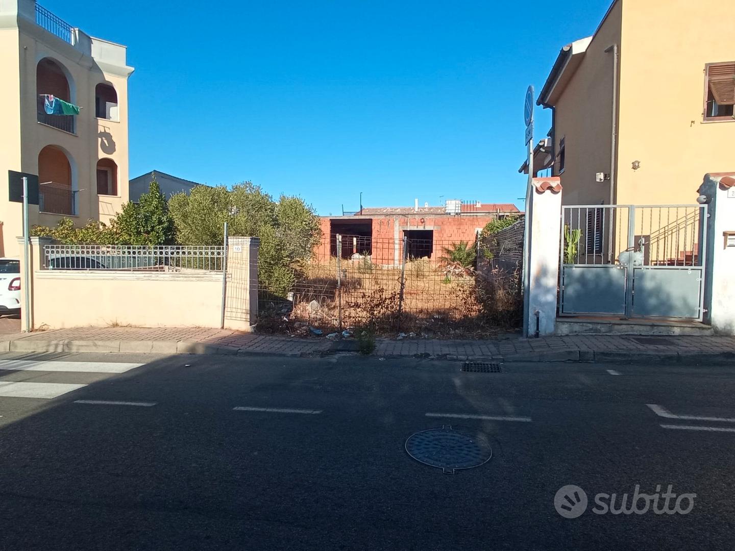 Terreno Edificabile 798 mq con Rustico 2400 MC - Vista 2