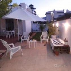 Villa chiara 5 mn. a piedi spiaggia libera sabbia