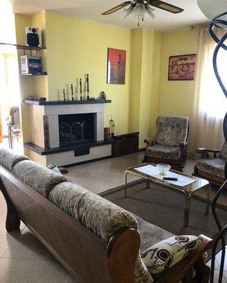 Appartamento di 102 m² con 5 locali e box auto a S