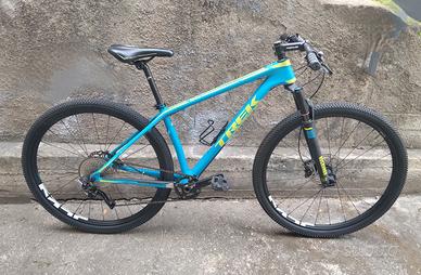 mtb 29 carbonio Trek Superfly 9.8 oclv