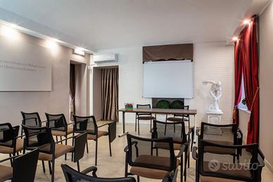 Lavagna interattiva multimediale e proiettore 83"