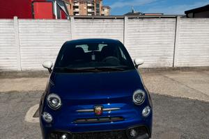 Abarth 595 con doppio cerchio e gomme
