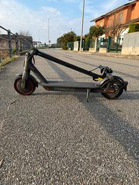Monopattino elettrico Xiaomi Scooter Pro 2