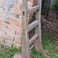 carrello di legno antico