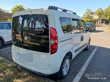 Fiat Doblo emotion 105 cv. Gancio traino