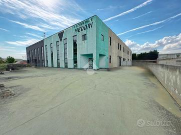 CAPANNONE A CORROPOLI