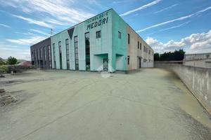 CAPANNONE A CORROPOLI