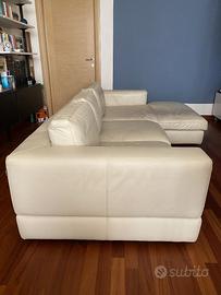 DIVANO CON CHAISE LONGUE IN PELLE - USATO