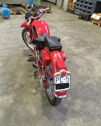 Moto Guzzi Airone 250 del 1954 con targa originale