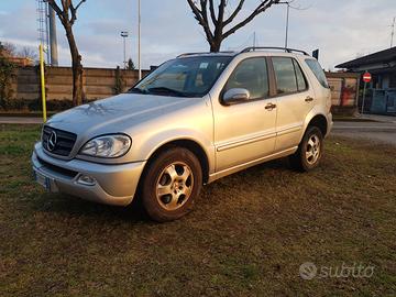 MERCEDES ML270 (W163) Suv 4x4 con 112.000 km reali