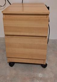 Comodino con ruote colore legno chiaro 