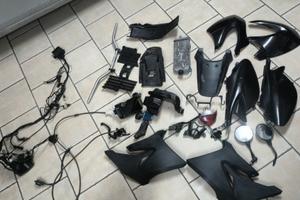 vari pezzi di ricambi moto 50