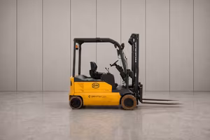CARRELLO ELEVATORE ELETTRICO USATO OM XE 20 AC