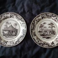 N.2 piatti da cabinet, di Creil, Vita Coloniale