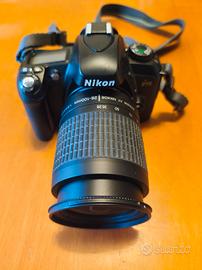 macchina fotografica analogica Nikon F75