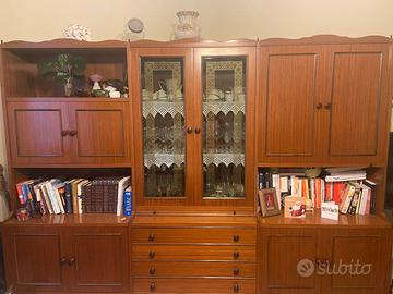 Mobile anni '70 in legno 