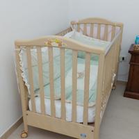 Culla marca pali compresa di paracolpi e piumone