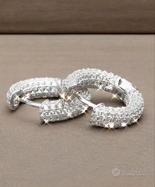 Orecchini ad anello con brillanti