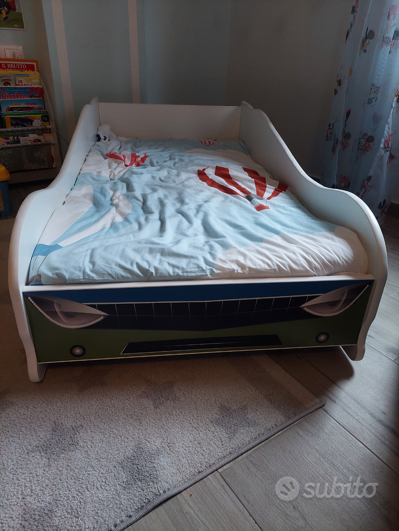 Letto a forma di macchina per bambini + Materasso - Arredamento e Casalinghi  In vendita a Pistoia