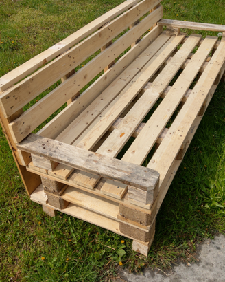 Divano 3 posti in pallet