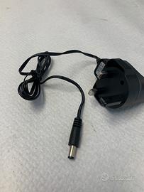 Alimentatore Spina inglese 5Vdc 1A