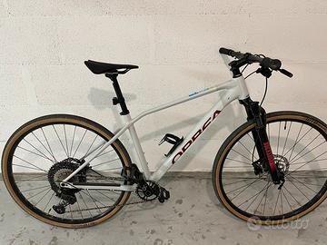 Orbea Alma H30 taglia M - doppio set copertoni