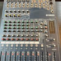 Mixer yamaha MG124CX