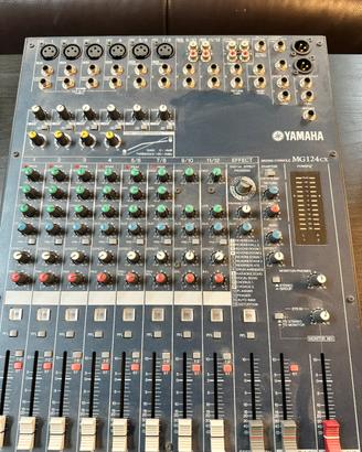 Mixer yamaha MG124CX