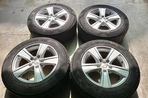 4 cerchi da 17 con 6 gomme 255/65R17