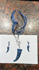Collana con orecchini particolare