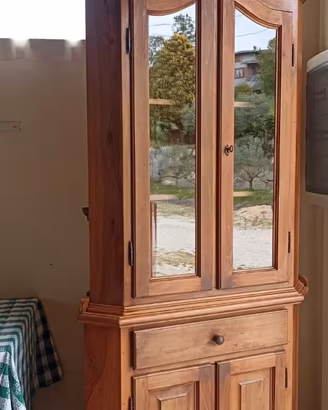 mobile di manifattura artigianale