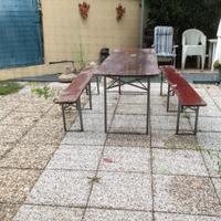 tavolo in legno con  due panche da 9 persone 