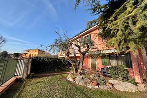 VILLA A SCHIERA D'ANGOLO A SONA