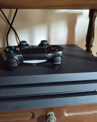 ps4 pro come nuovo con garanzia 6 mesi 
